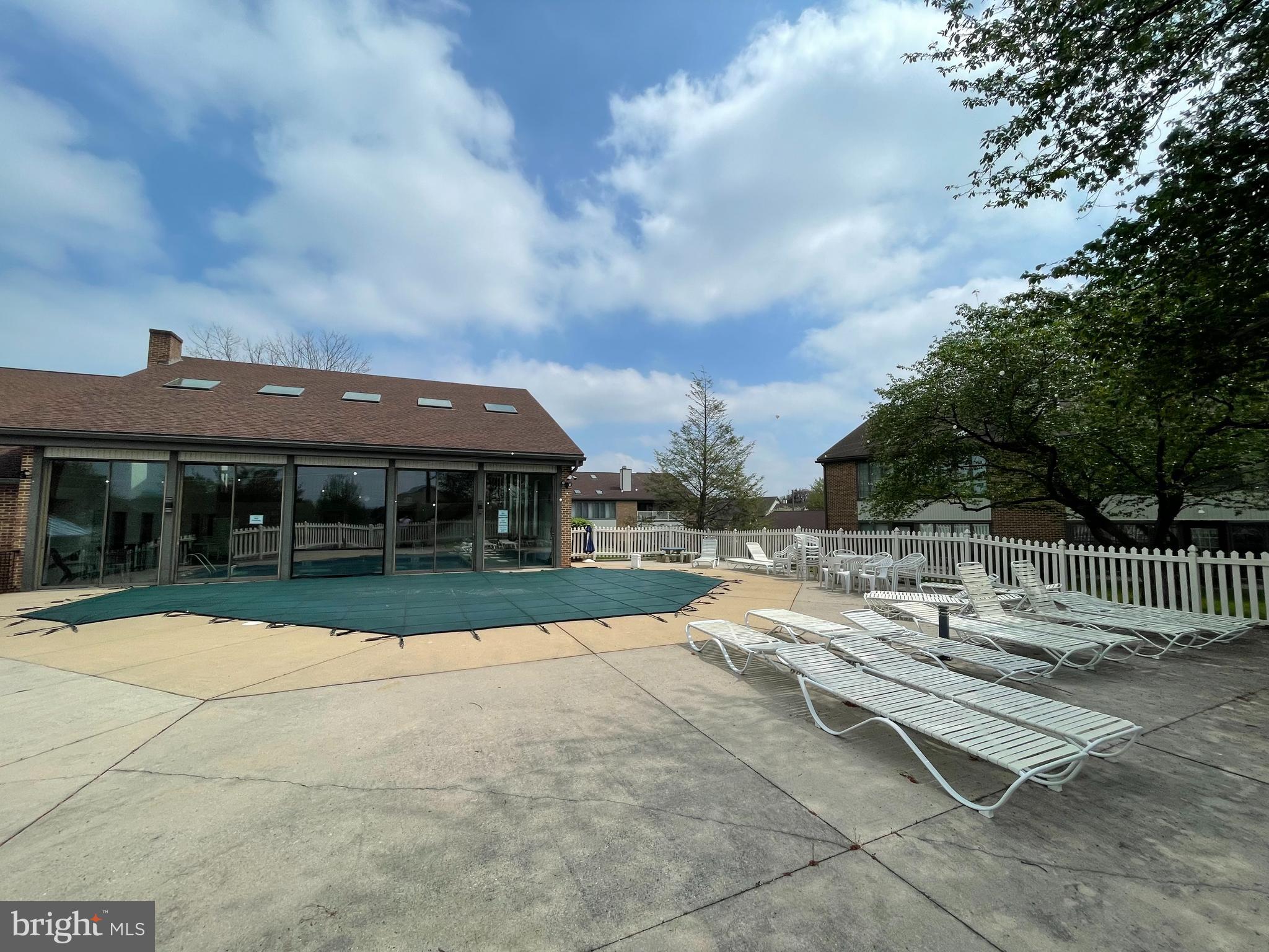 THE OAKS - Residential