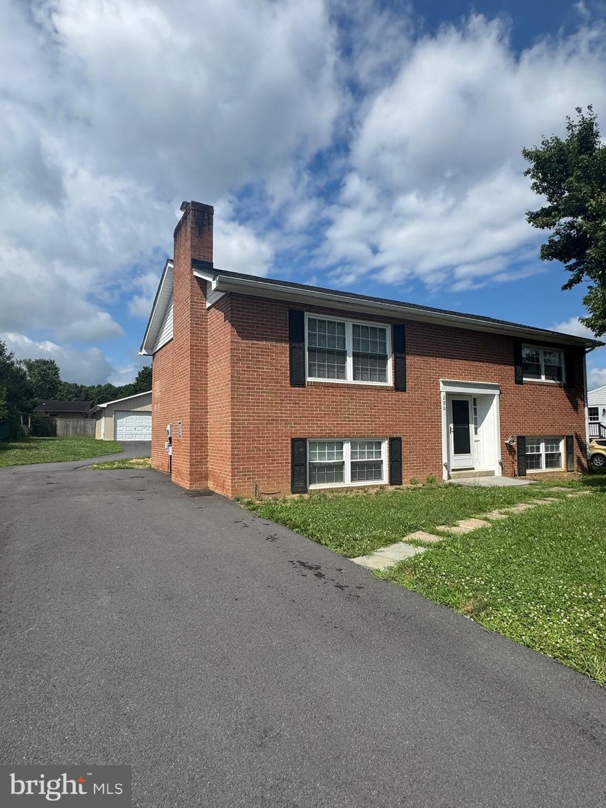 4 bedroom 2 full bath house located off Aylor Rd in Stephens City. This house features 2bedrooms and 1 bath on the main level with a large living room and separate dining room, with hardwood flooring throughout most of the main level. The basement features 2 additional bedrooms and 1 bathroom. Washer/dryer hookup in basement. Large yard with detached 2 car garage.

REQUIREMENTS: 1) minimum annual household income $112k, 2) good credit, 3) good landlord reference. $47 application fee per applicant.