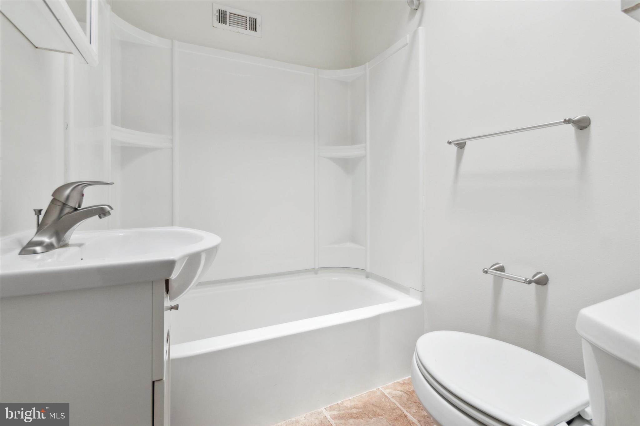 ROXBOROUGH - Residential Lease