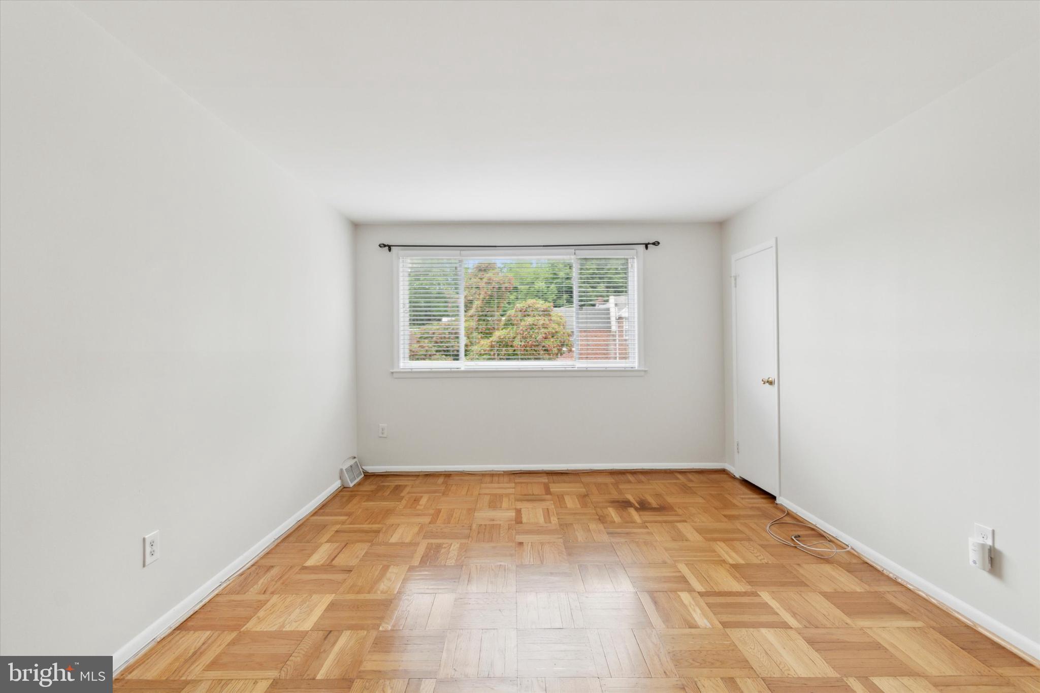 ROXBOROUGH - Residential Lease