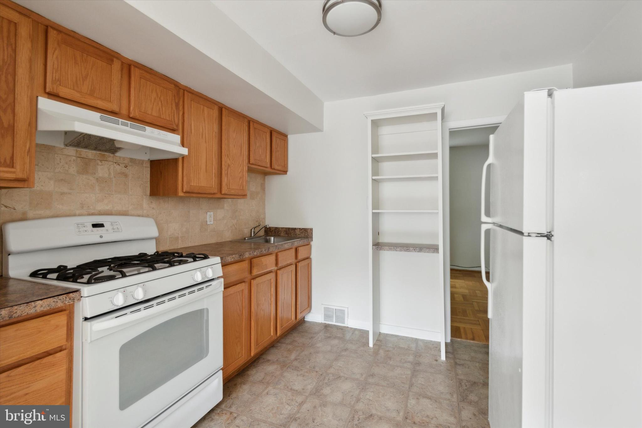 ROXBOROUGH - Residential Lease