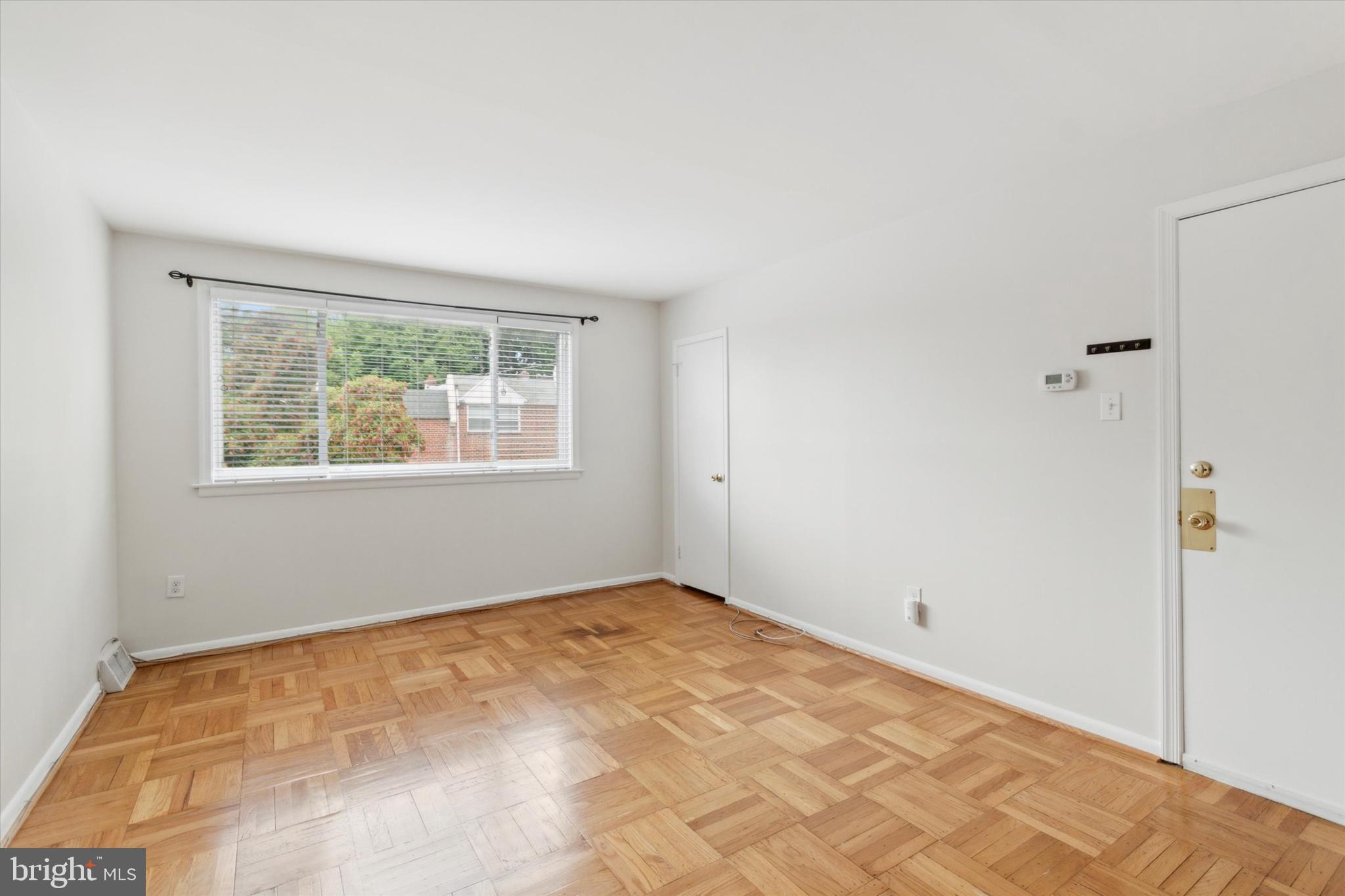 ROXBOROUGH - Residential Lease