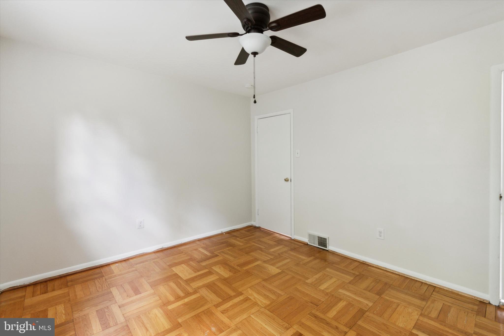 ROXBOROUGH - Residential Lease