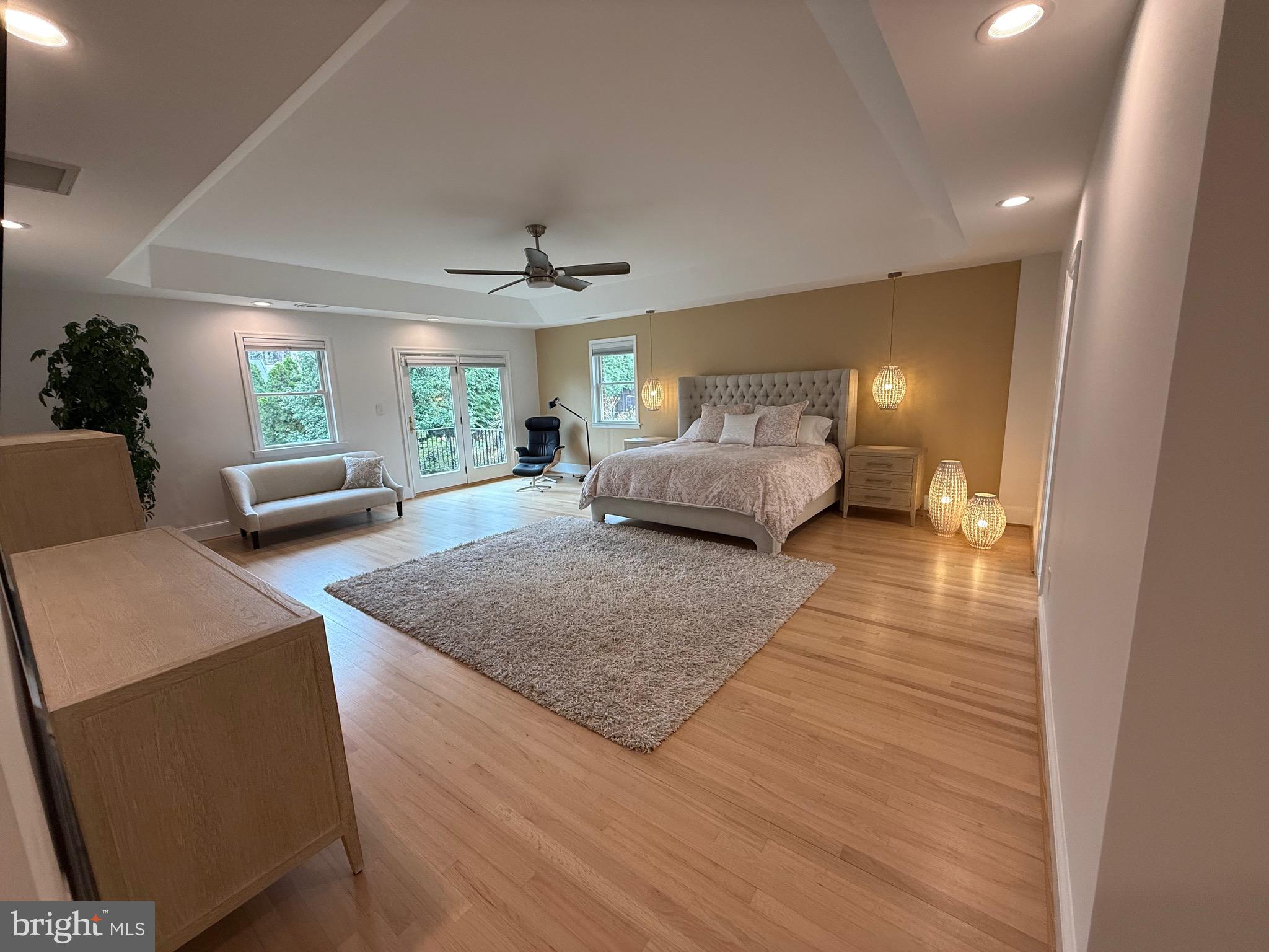 COUNTRY CLUB HILLS - Residential