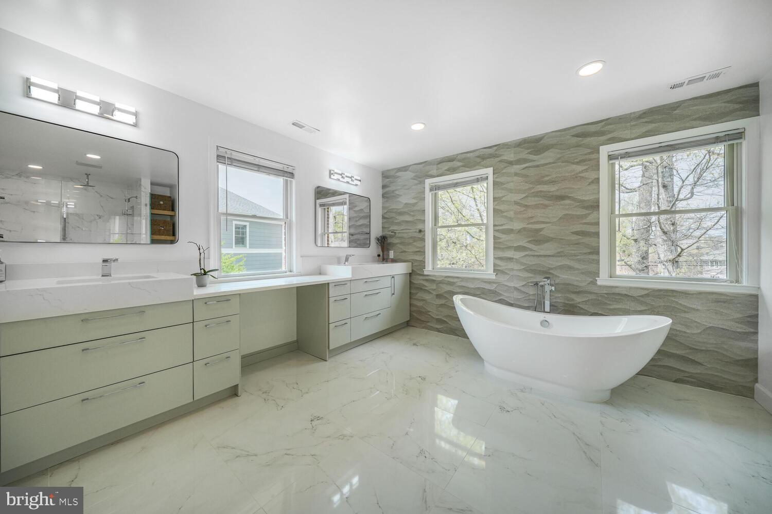 COUNTRY CLUB HILLS - Residential