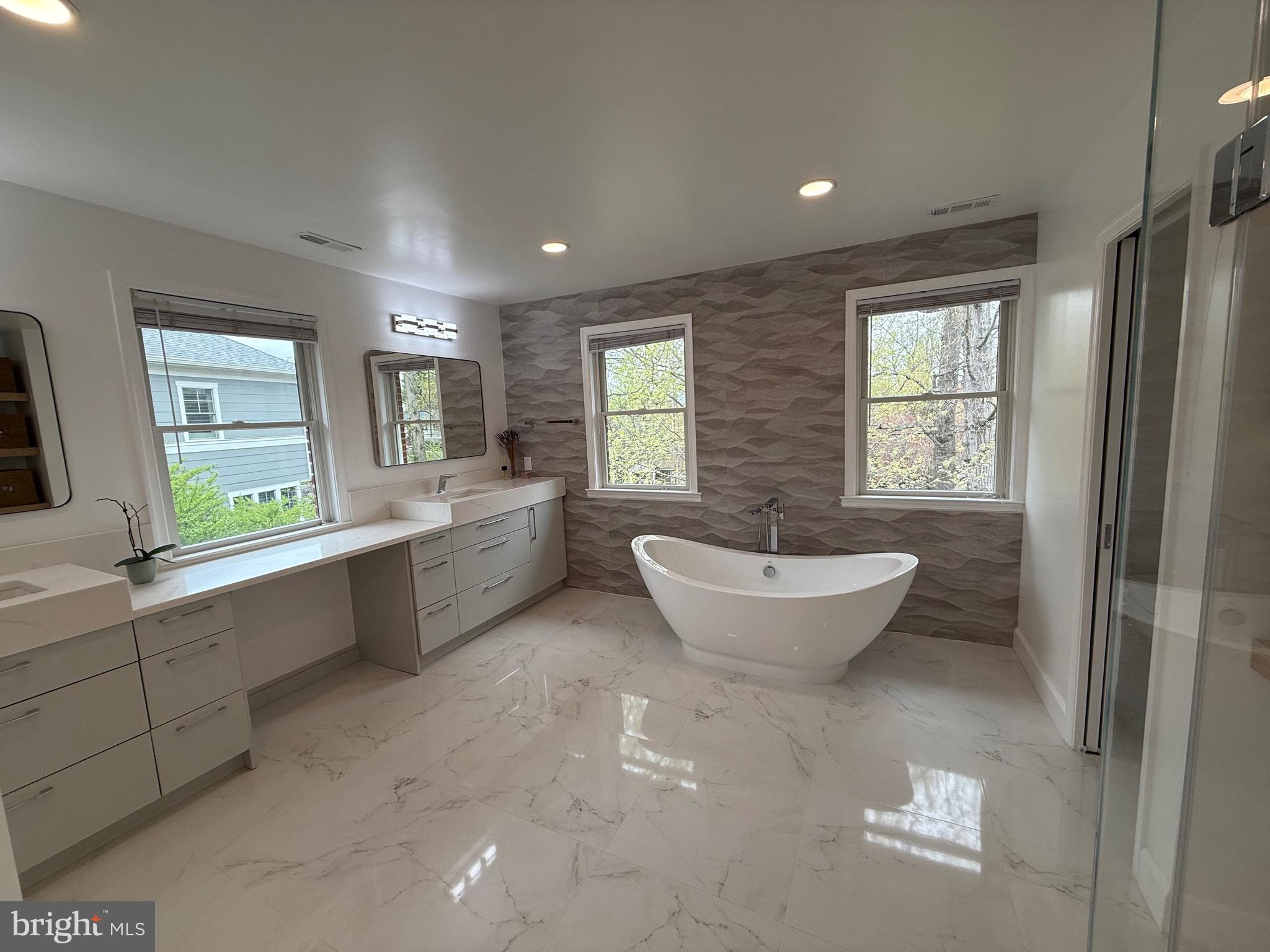 COUNTRY CLUB HILLS - Residential