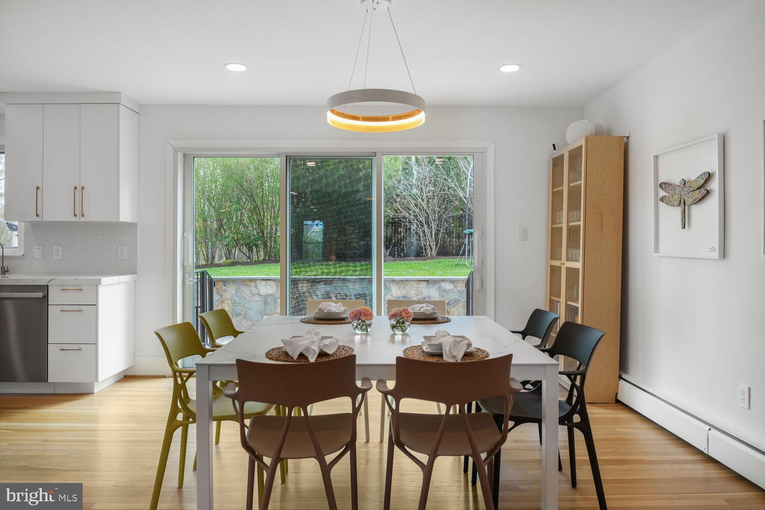 COUNTRY CLUB HILLS - Residential