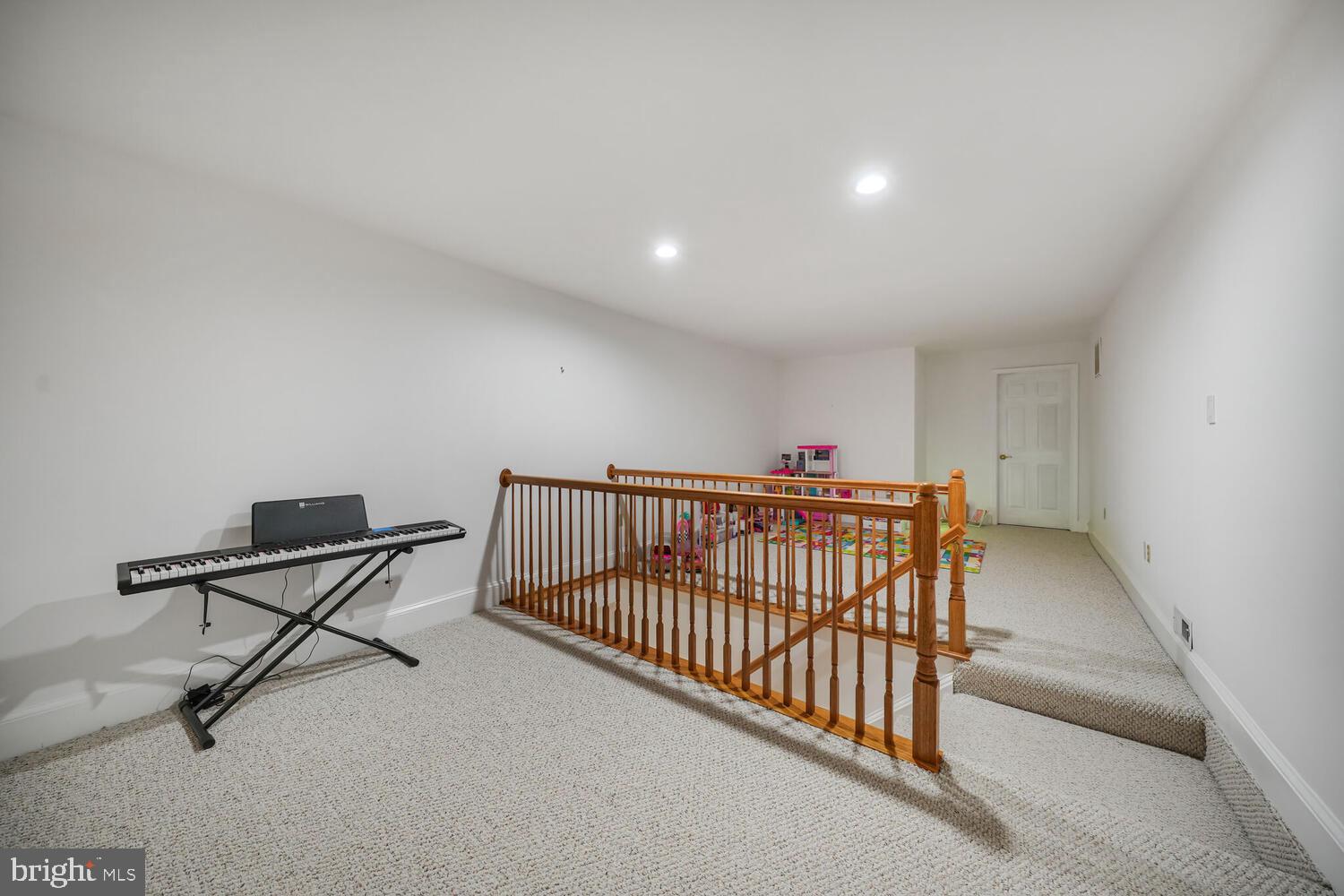 COUNTRY CLUB HILLS - Residential