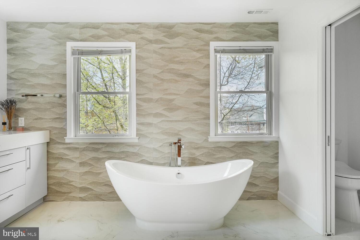 COUNTRY CLUB HILLS - Residential