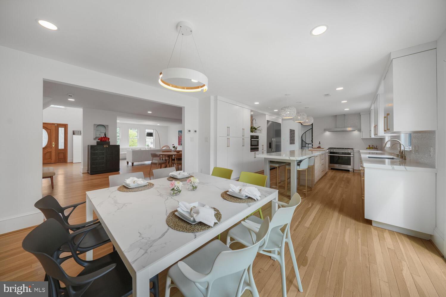 COUNTRY CLUB HILLS - Residential