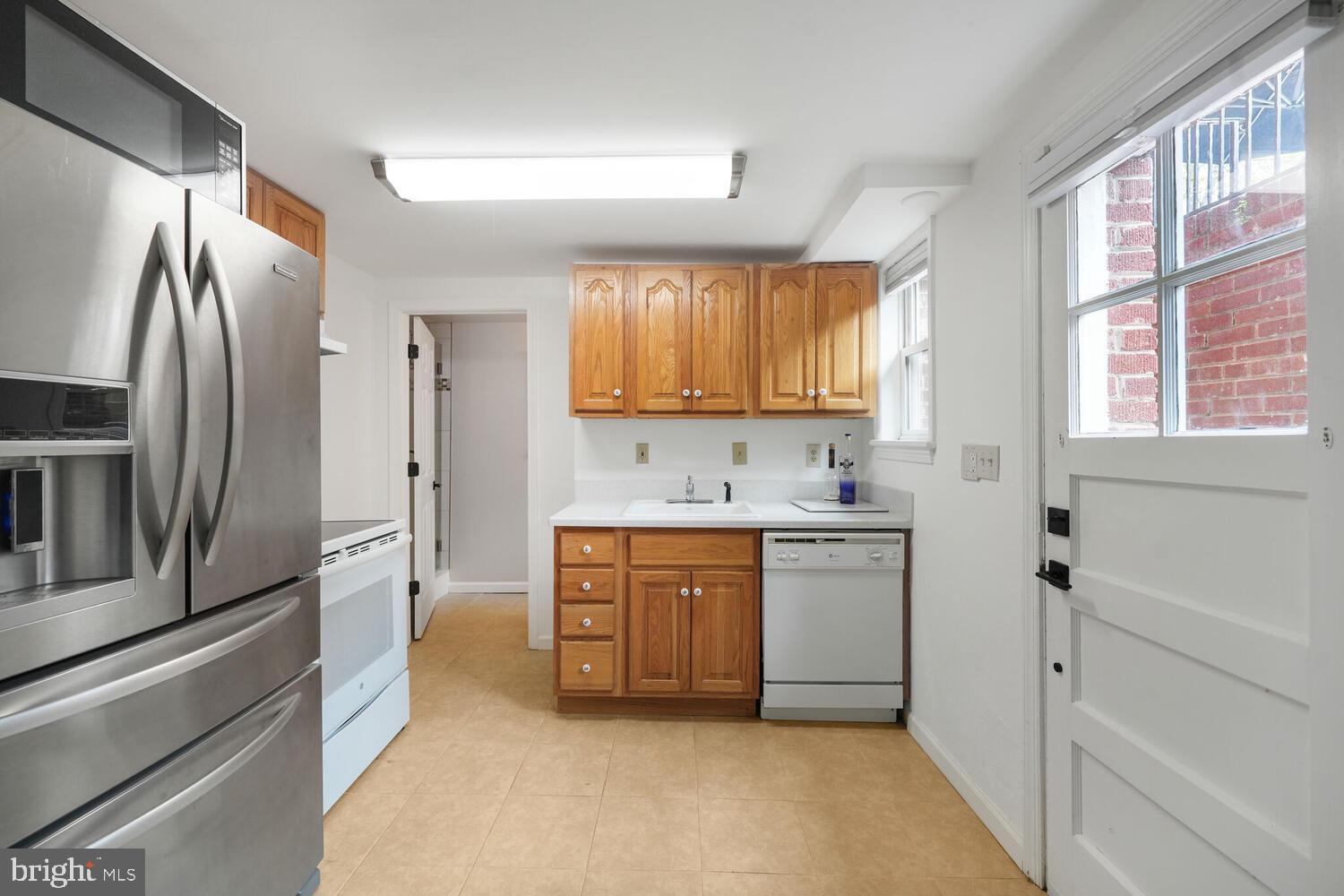 COUNTRY CLUB HILLS - Residential