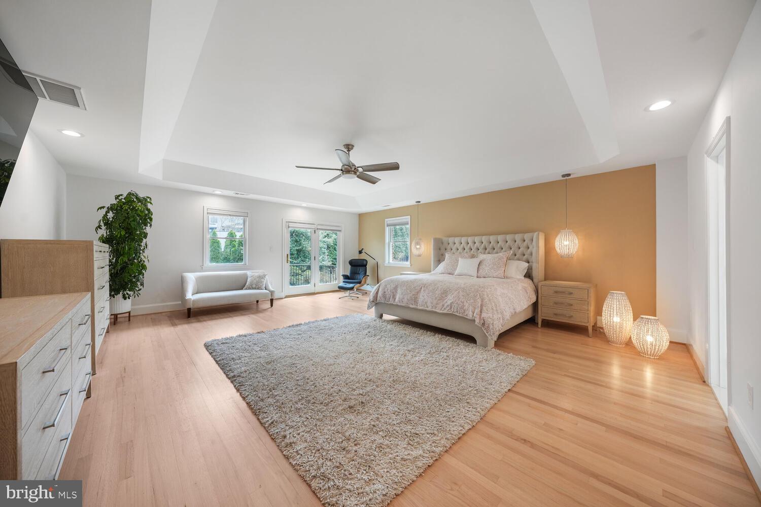 COUNTRY CLUB HILLS - Residential