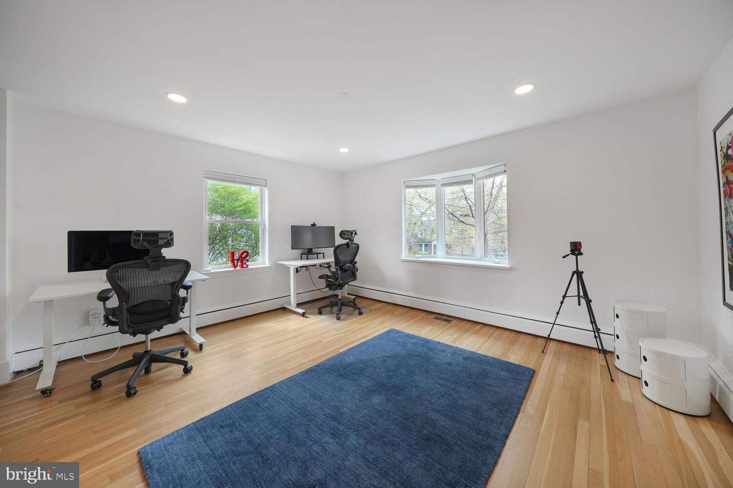 COUNTRY CLUB HILLS - Residential