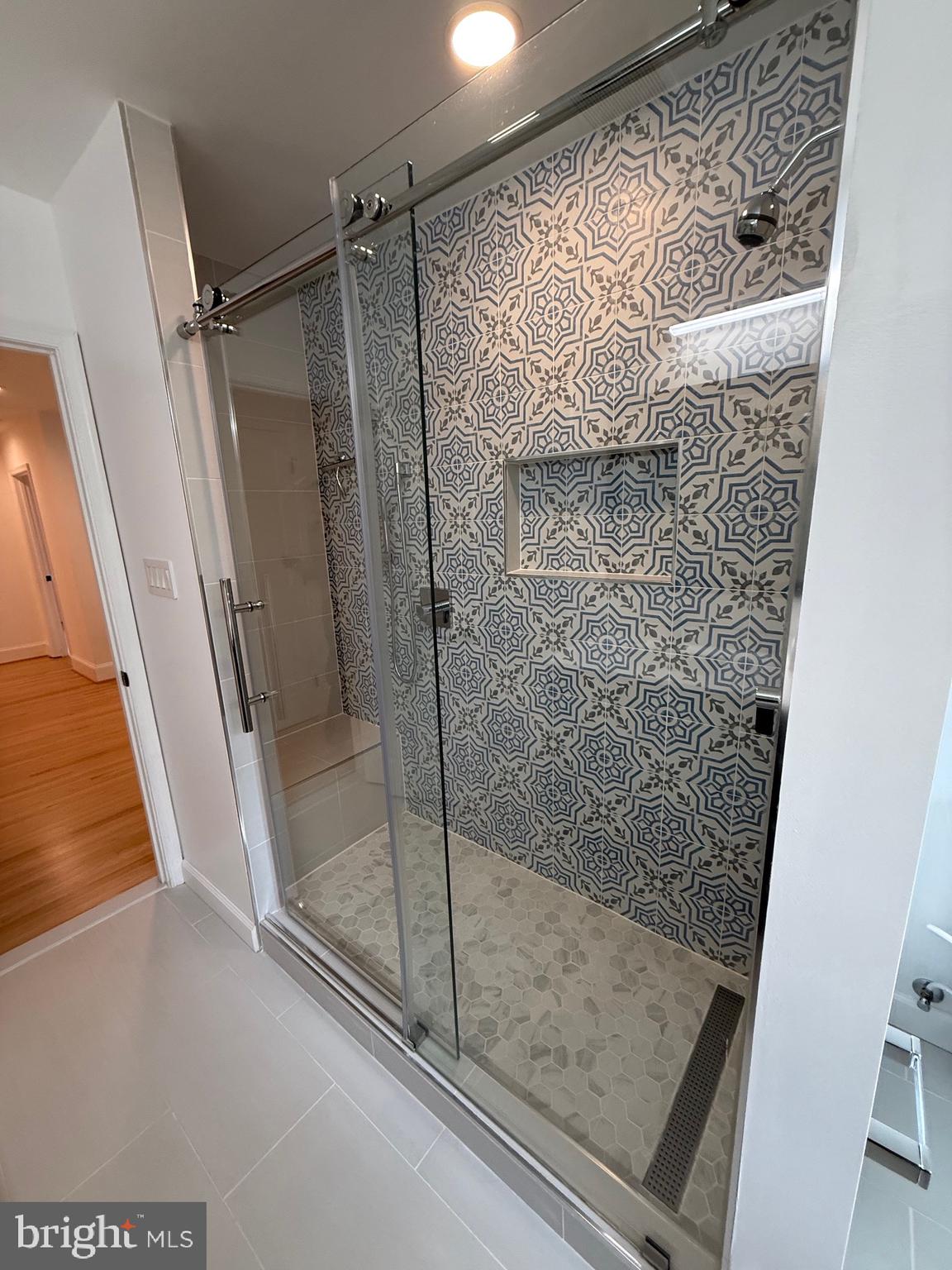 COUNTRY CLUB HILLS - Residential