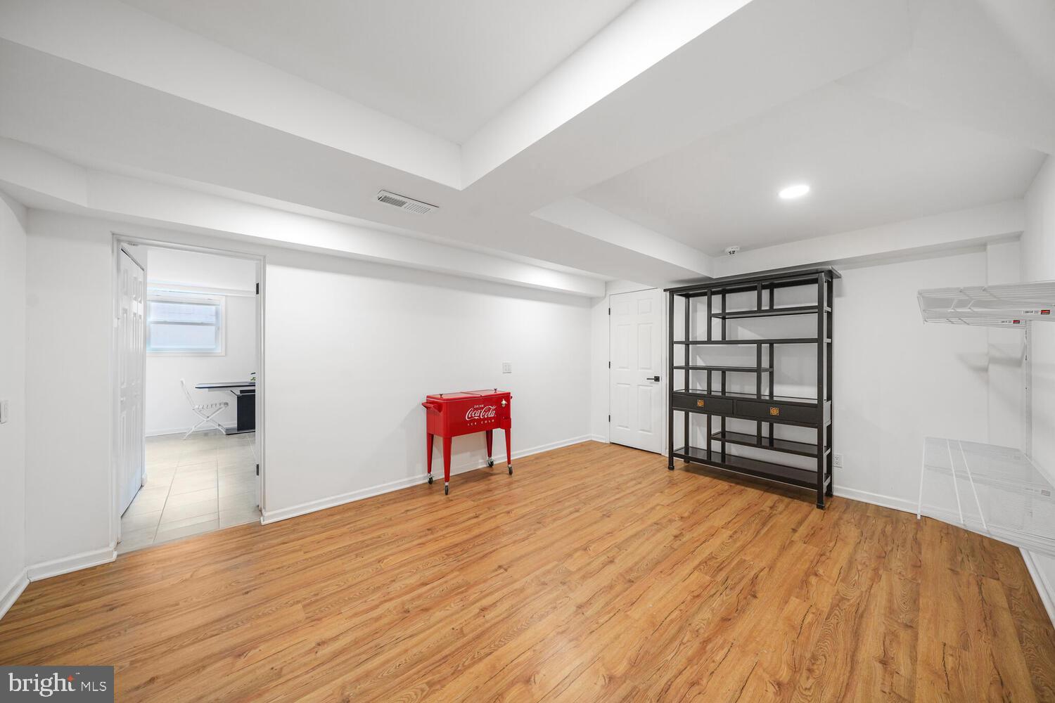 COUNTRY CLUB HILLS - Residential