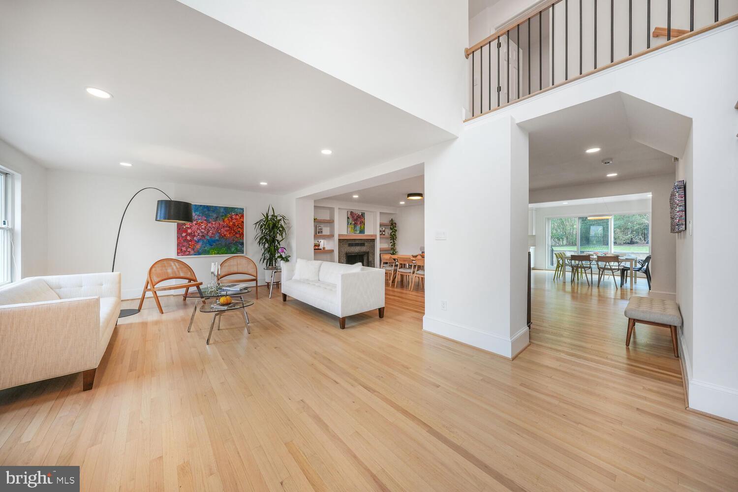 COUNTRY CLUB HILLS - Residential