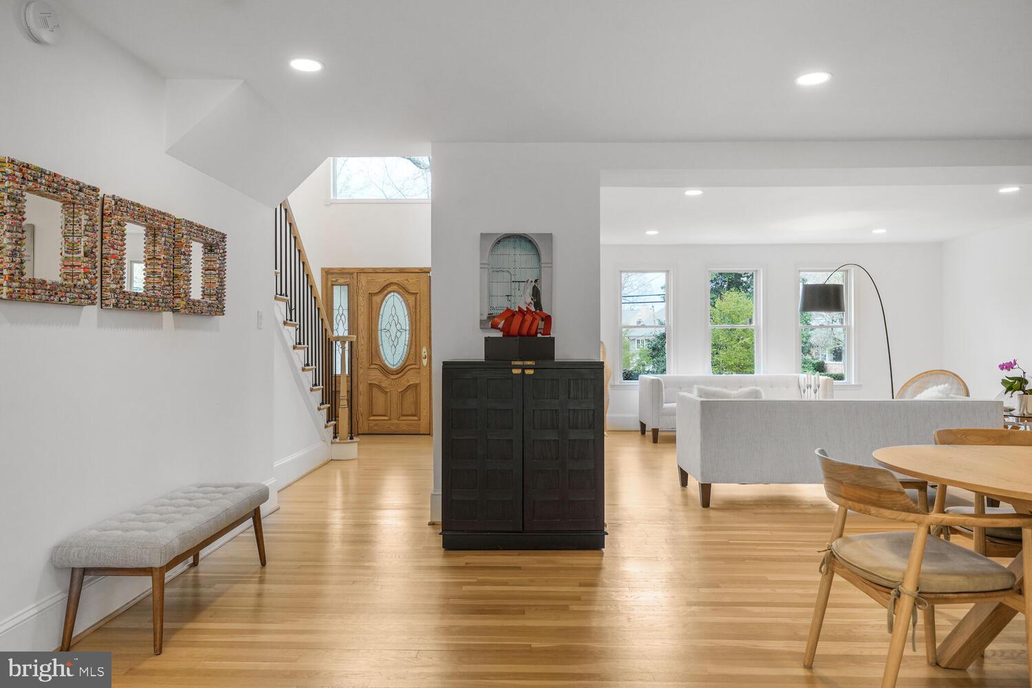 COUNTRY CLUB HILLS - Residential