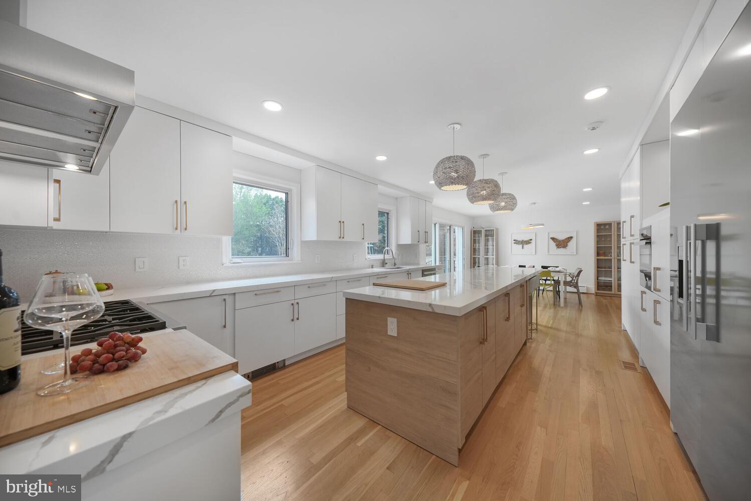 COUNTRY CLUB HILLS - Residential