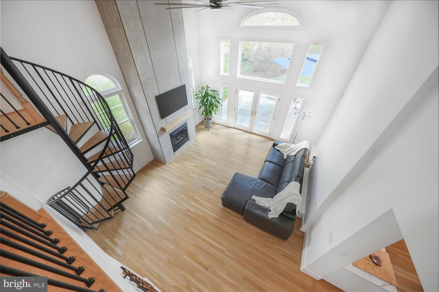 COUNTRY CLUB HILLS - Residential