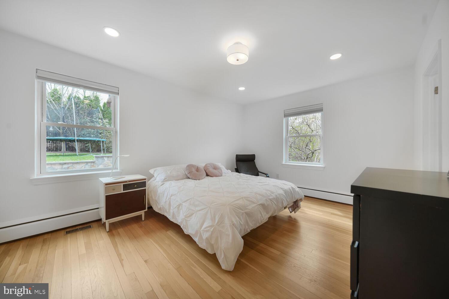 COUNTRY CLUB HILLS - Residential