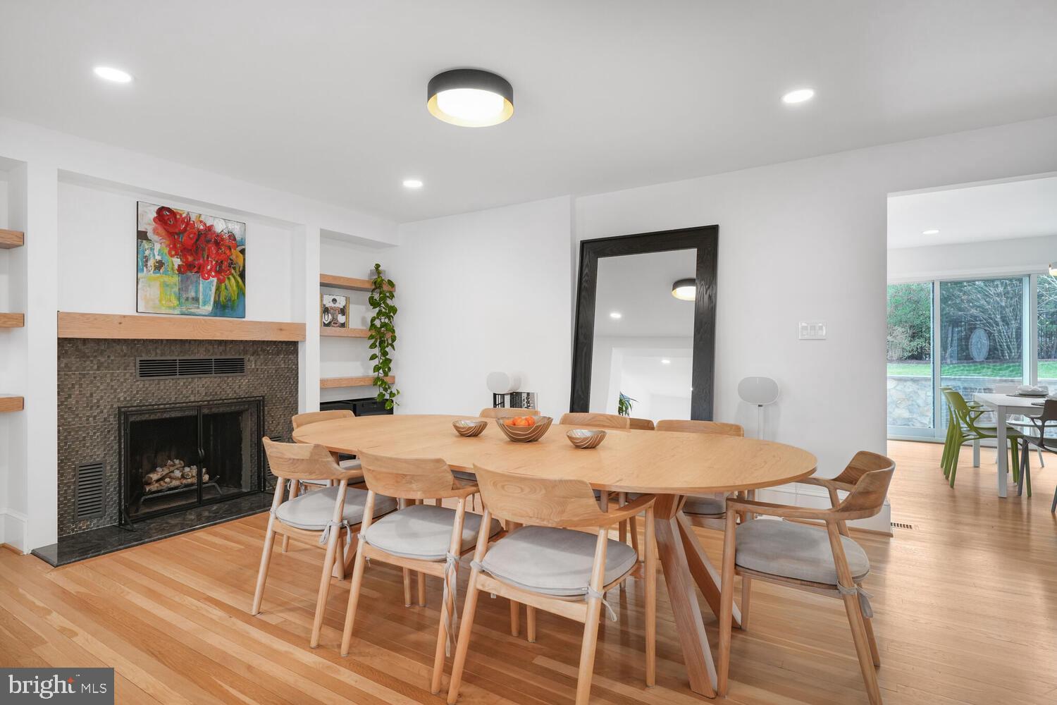 COUNTRY CLUB HILLS - Residential