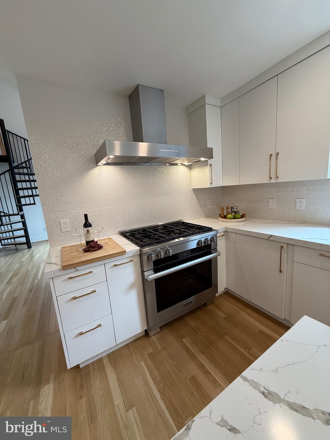 COUNTRY CLUB HILLS - Residential