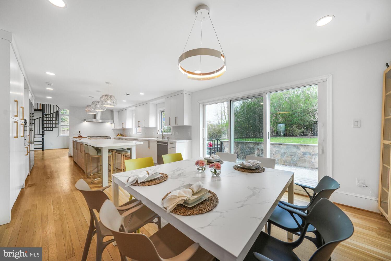 COUNTRY CLUB HILLS - Residential