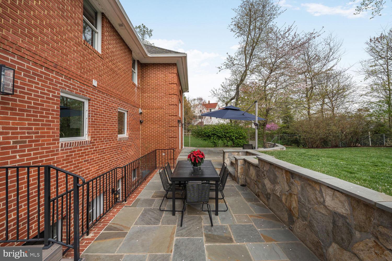 COUNTRY CLUB HILLS - Residential