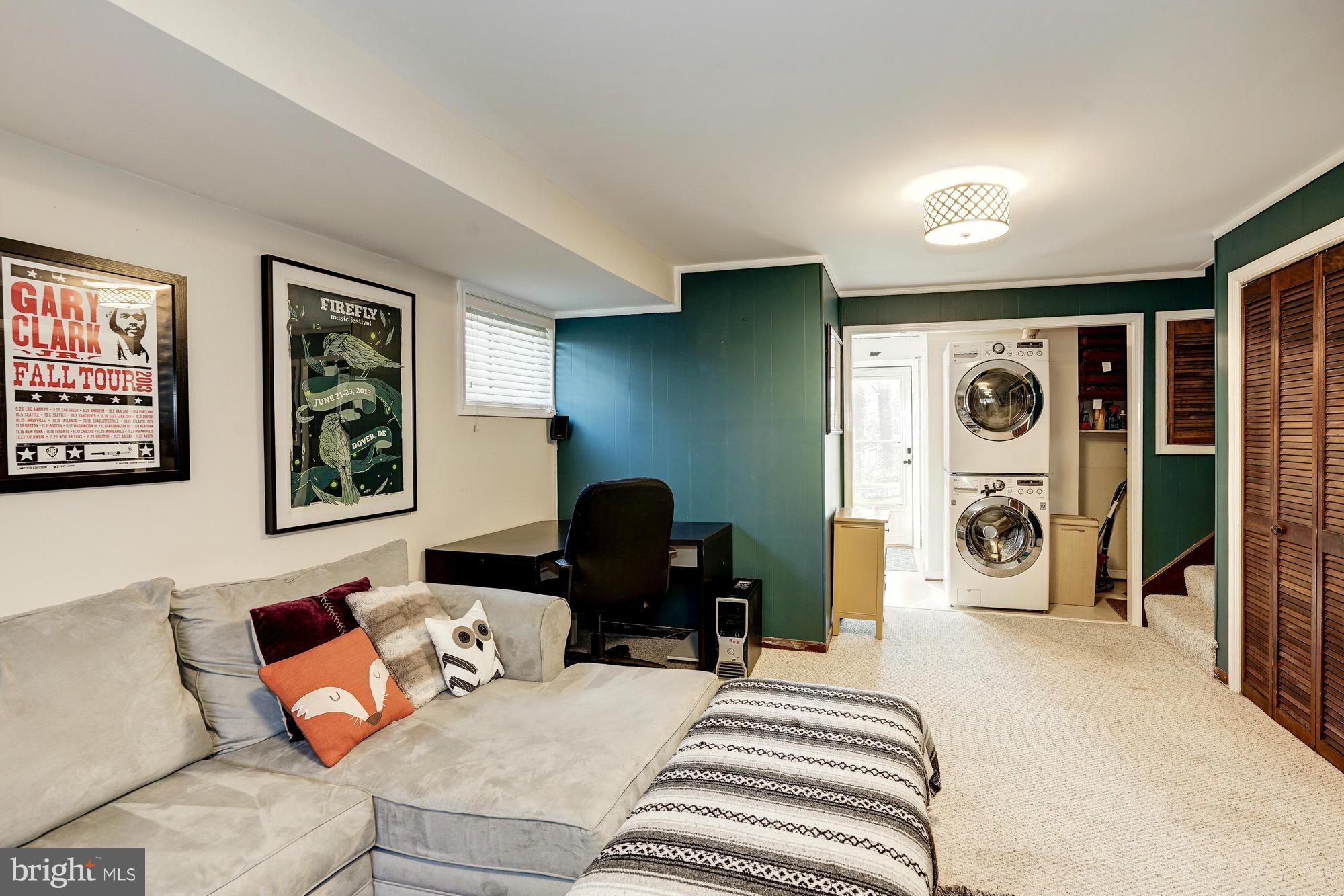 LYNBROOK - Residential