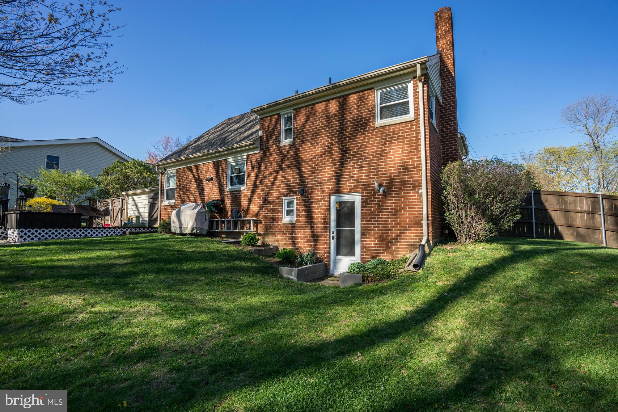 LYNBROOK - Residential