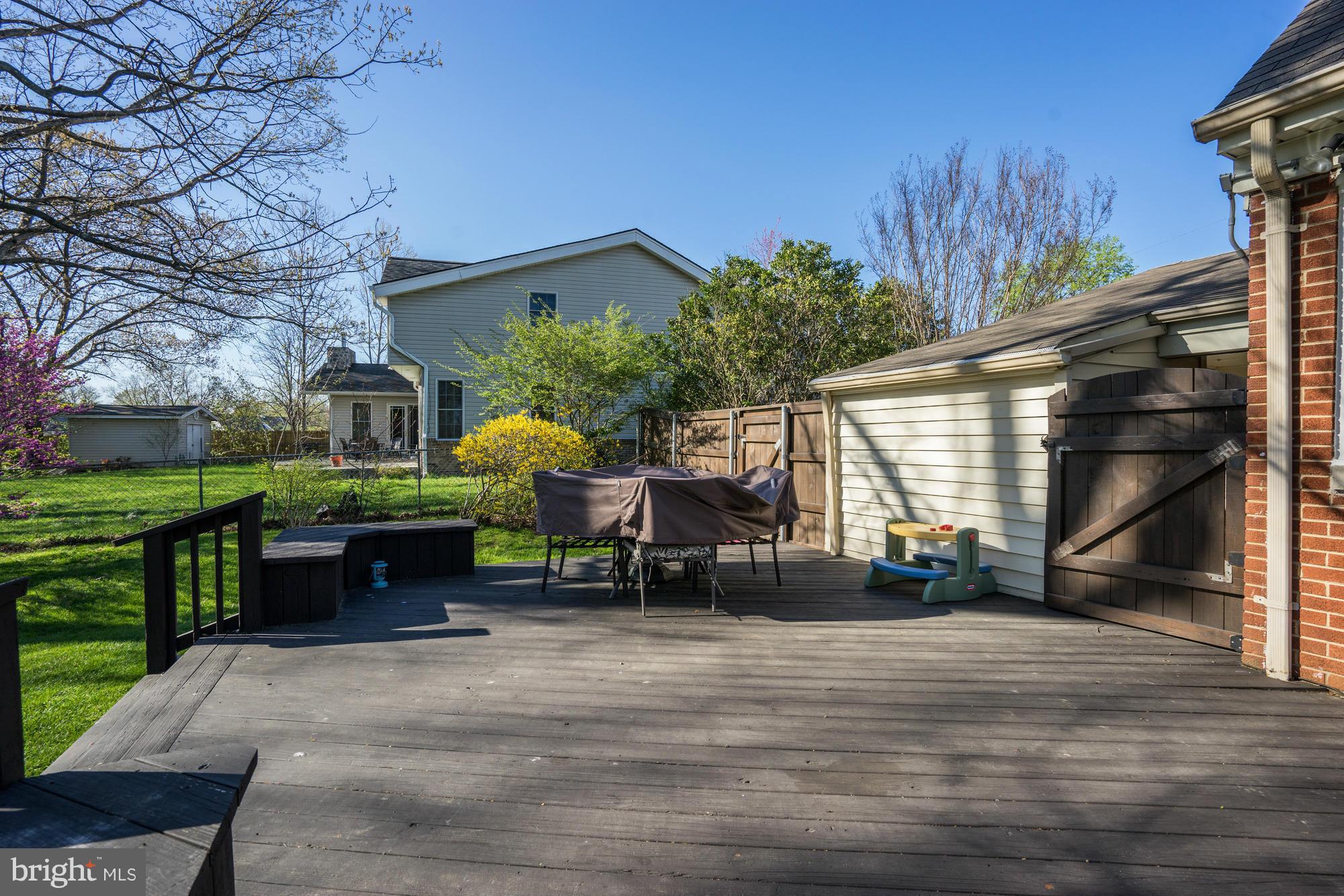 LYNBROOK - Residential