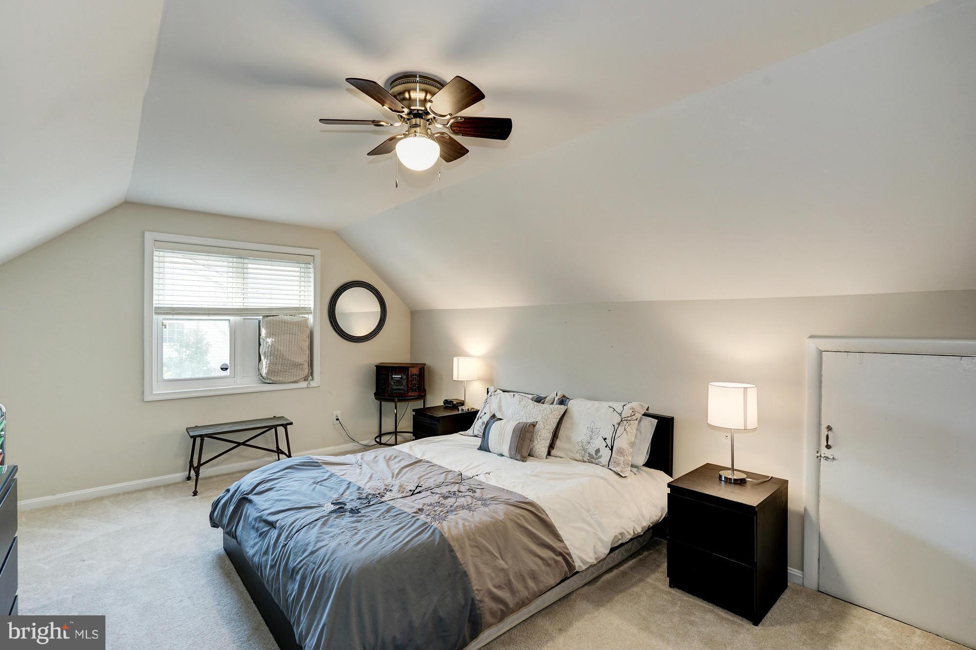 LYNBROOK - Residential