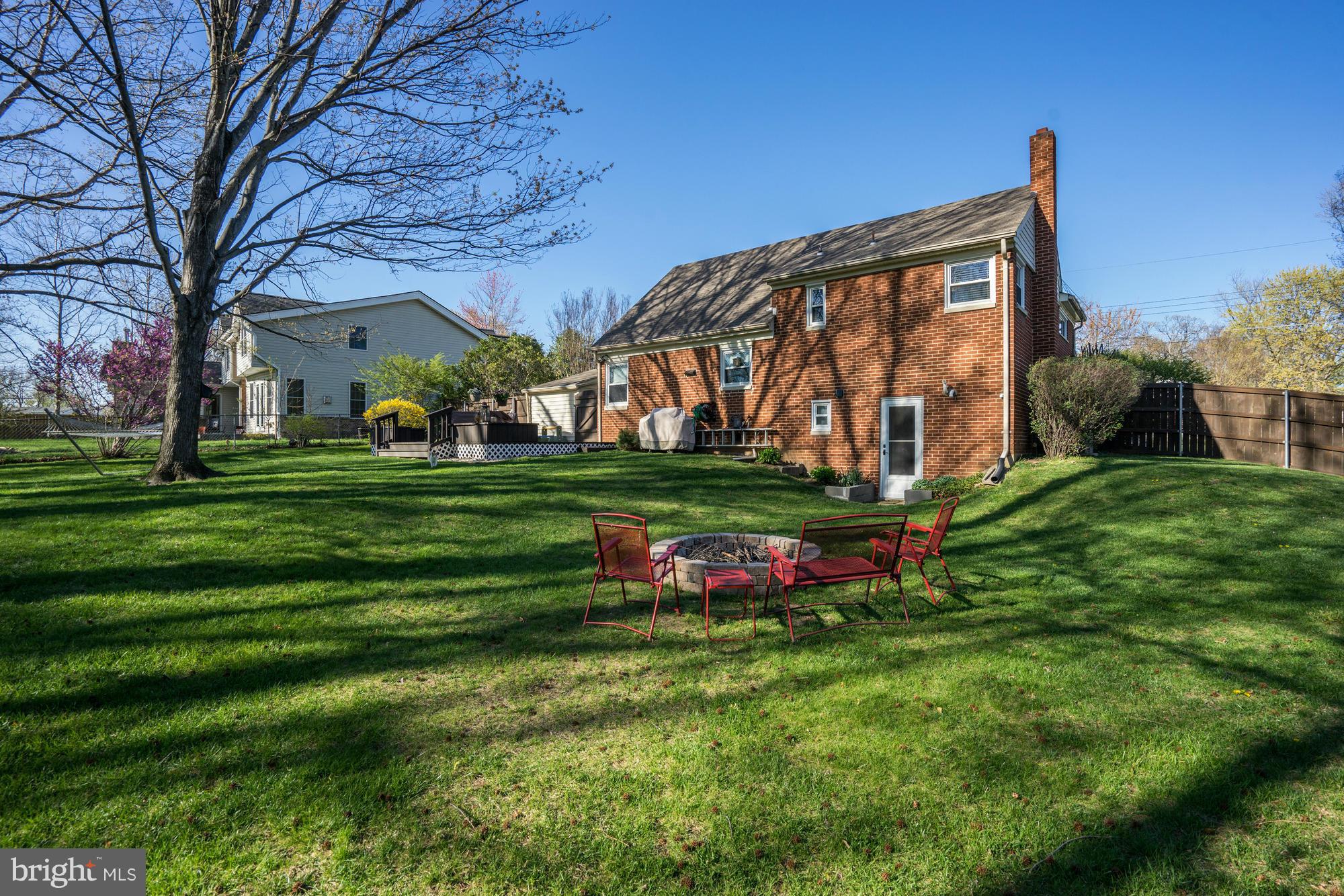 LYNBROOK - Residential