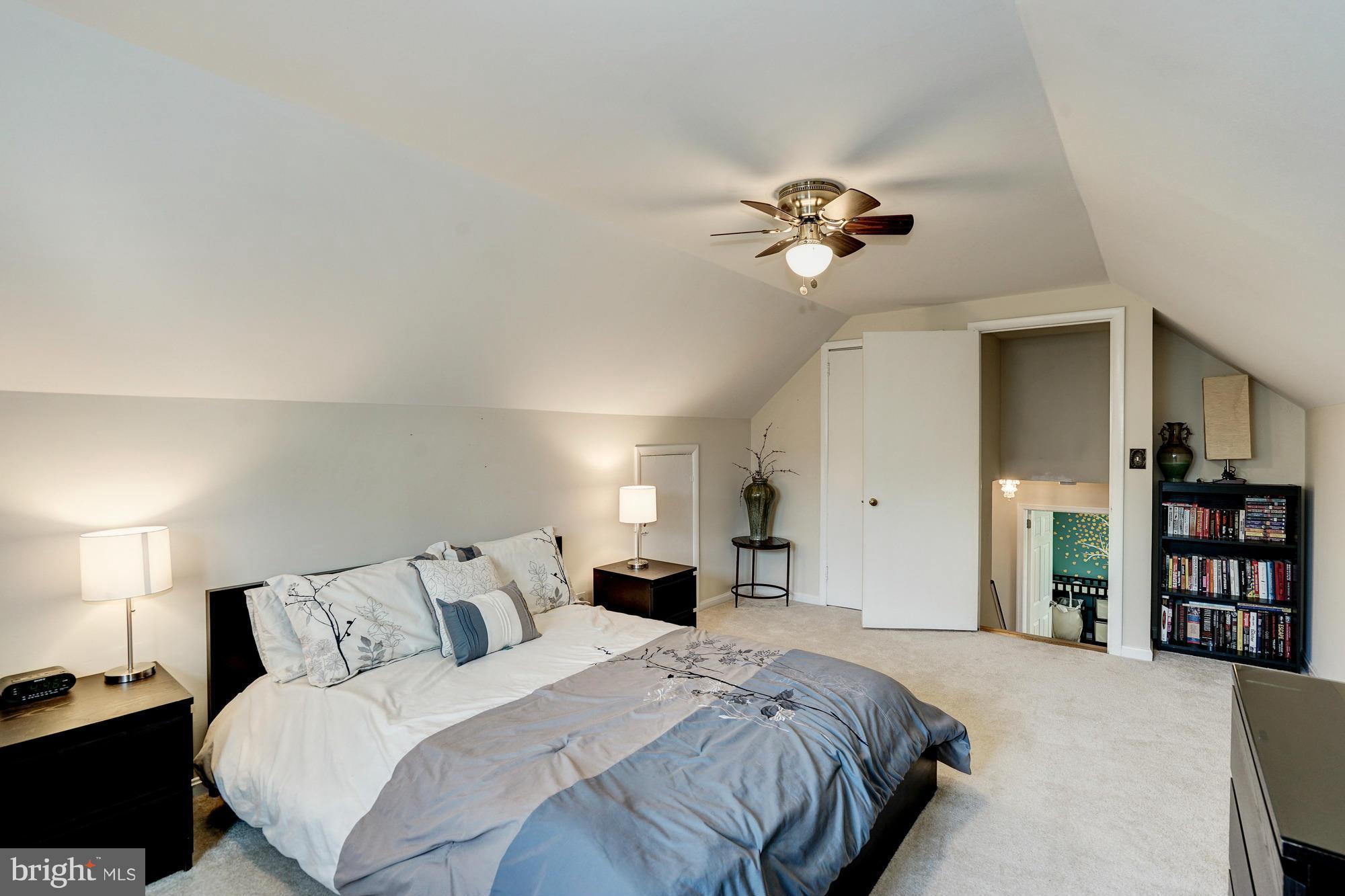 LYNBROOK - Residential