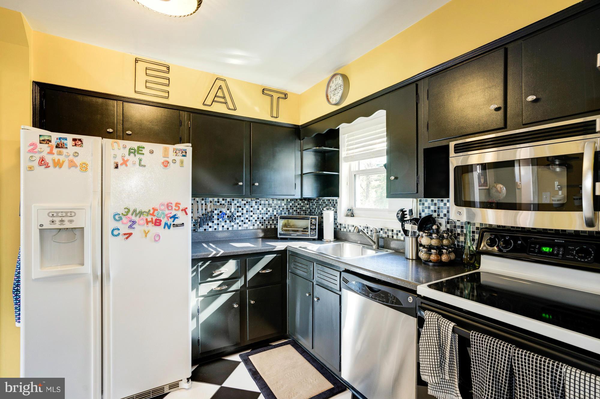 LYNBROOK - Residential