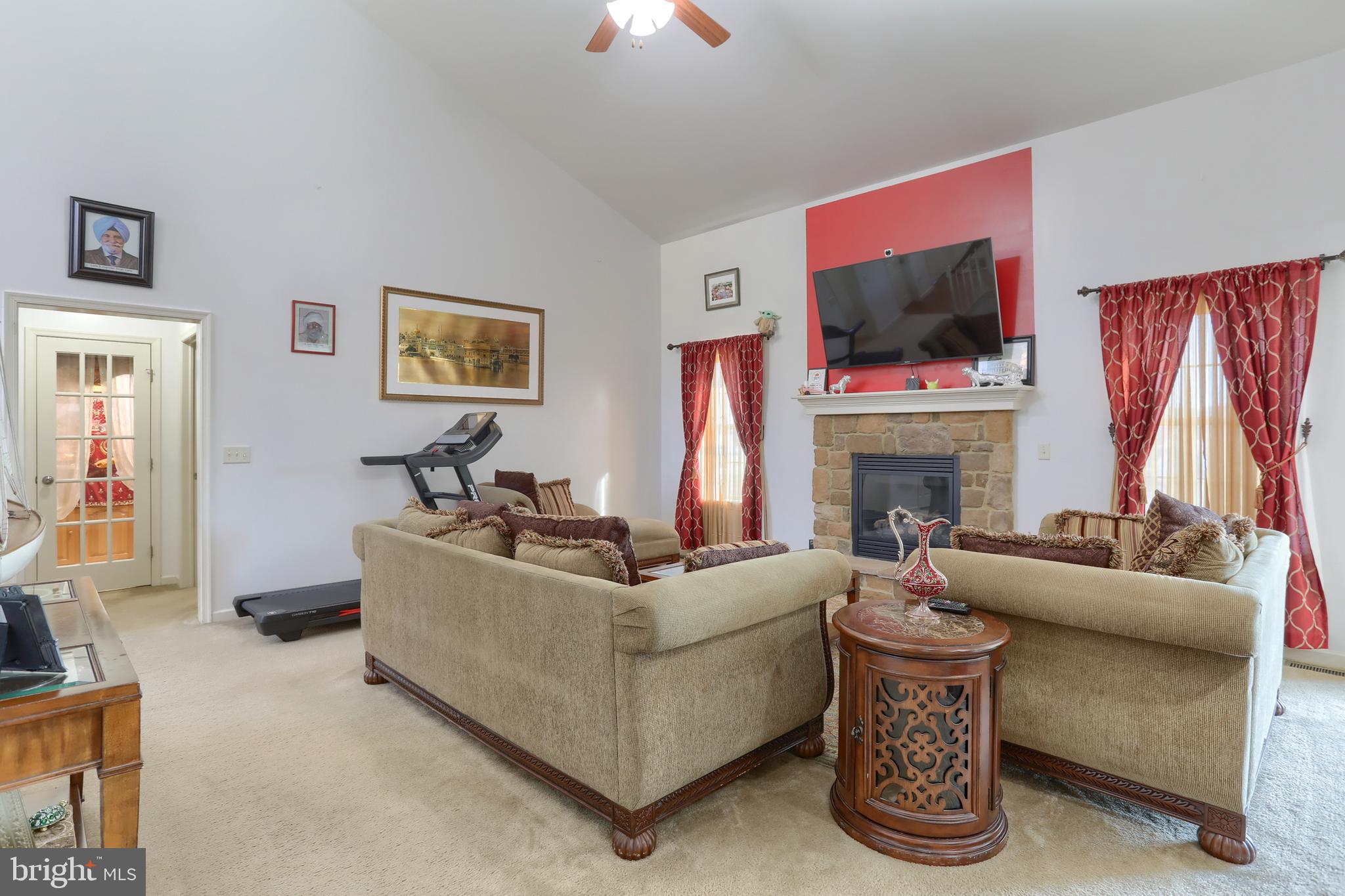 NARROW'S GLEN - Residential