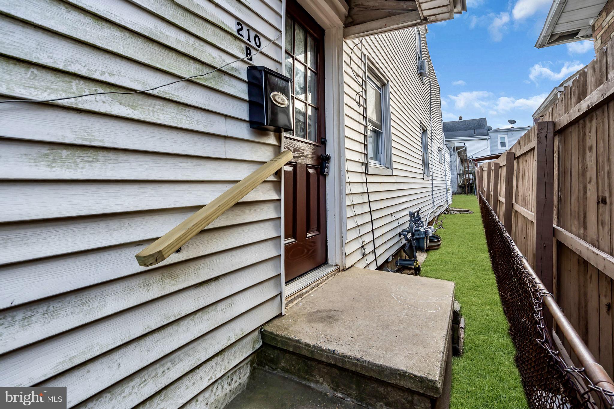 210 KOSSUTH STREET UNIT B