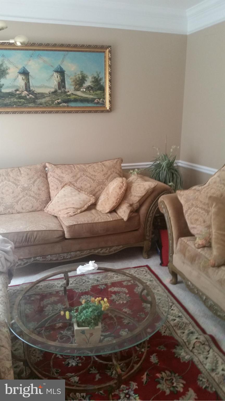 LAUREL HILL LANDBAY - Residential Lease