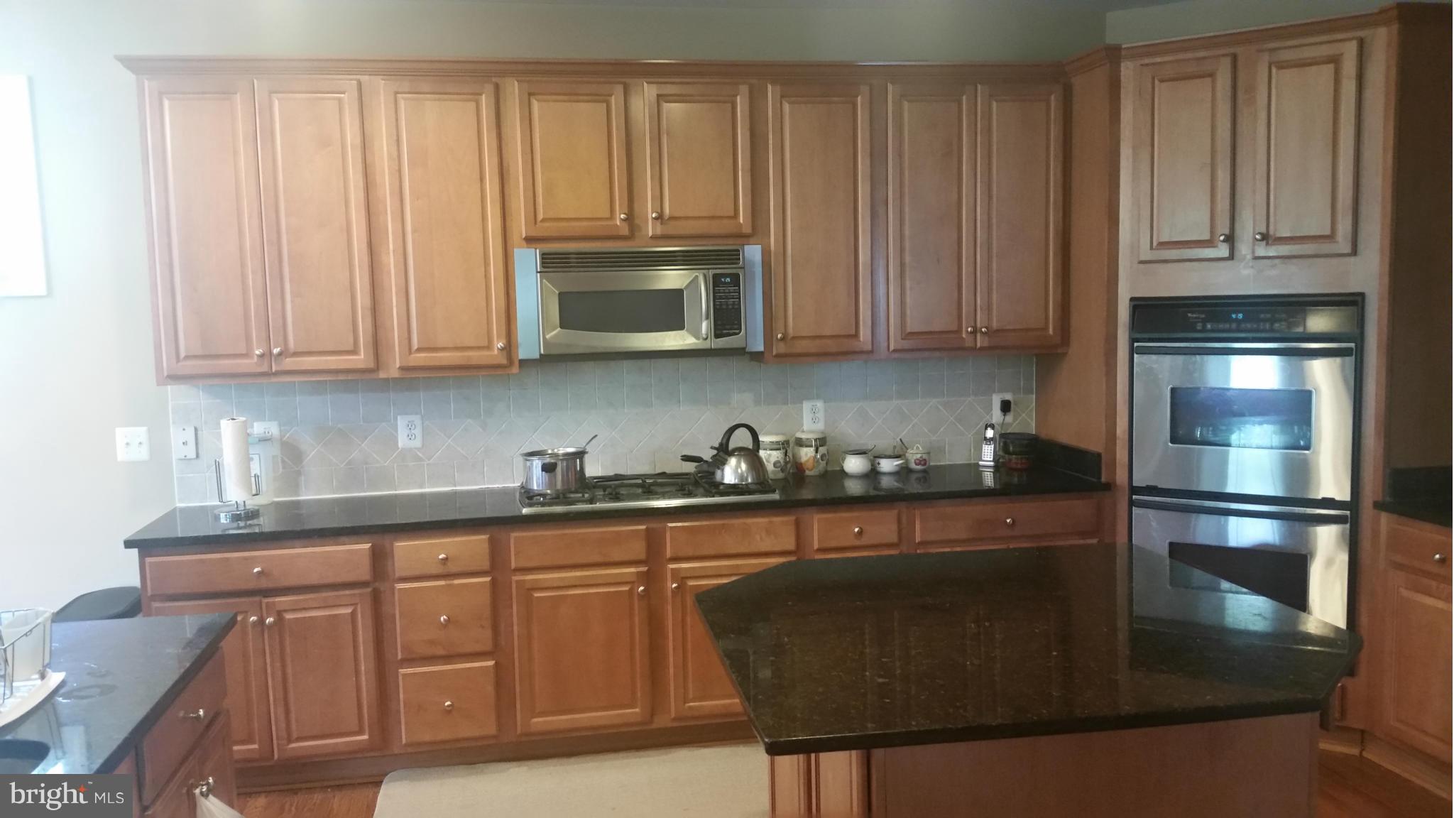 LAUREL HILL LANDBAY - Residential Lease