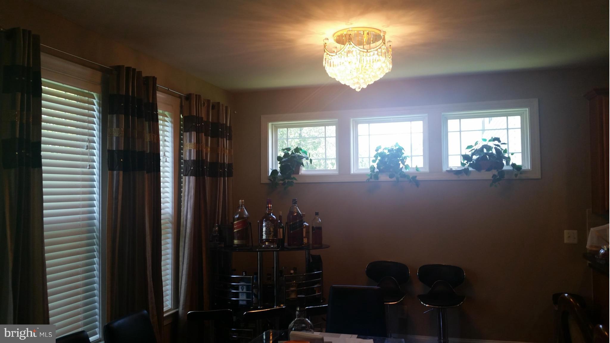 LAUREL HILL LANDBAY - Residential Lease