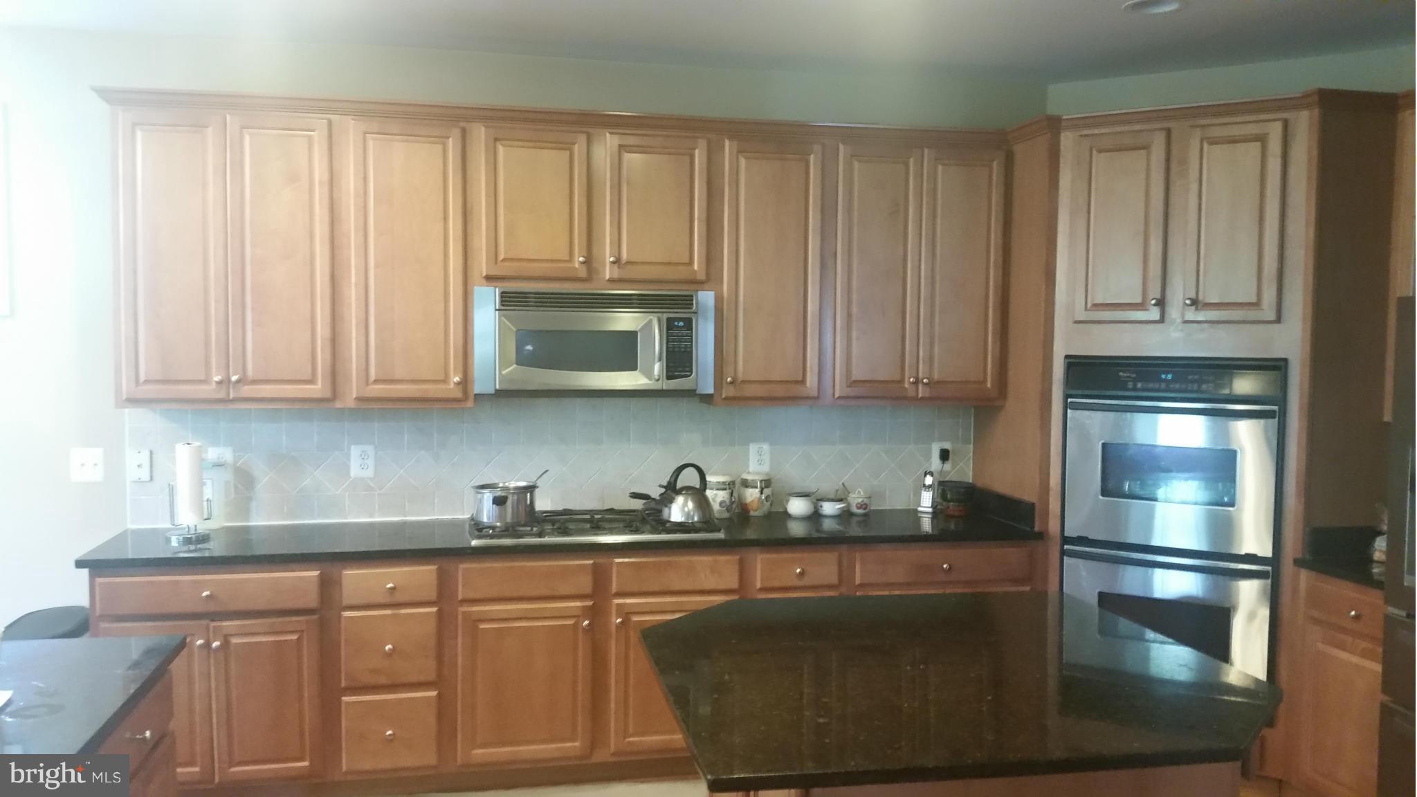 LAUREL HILL LANDBAY - Residential Lease