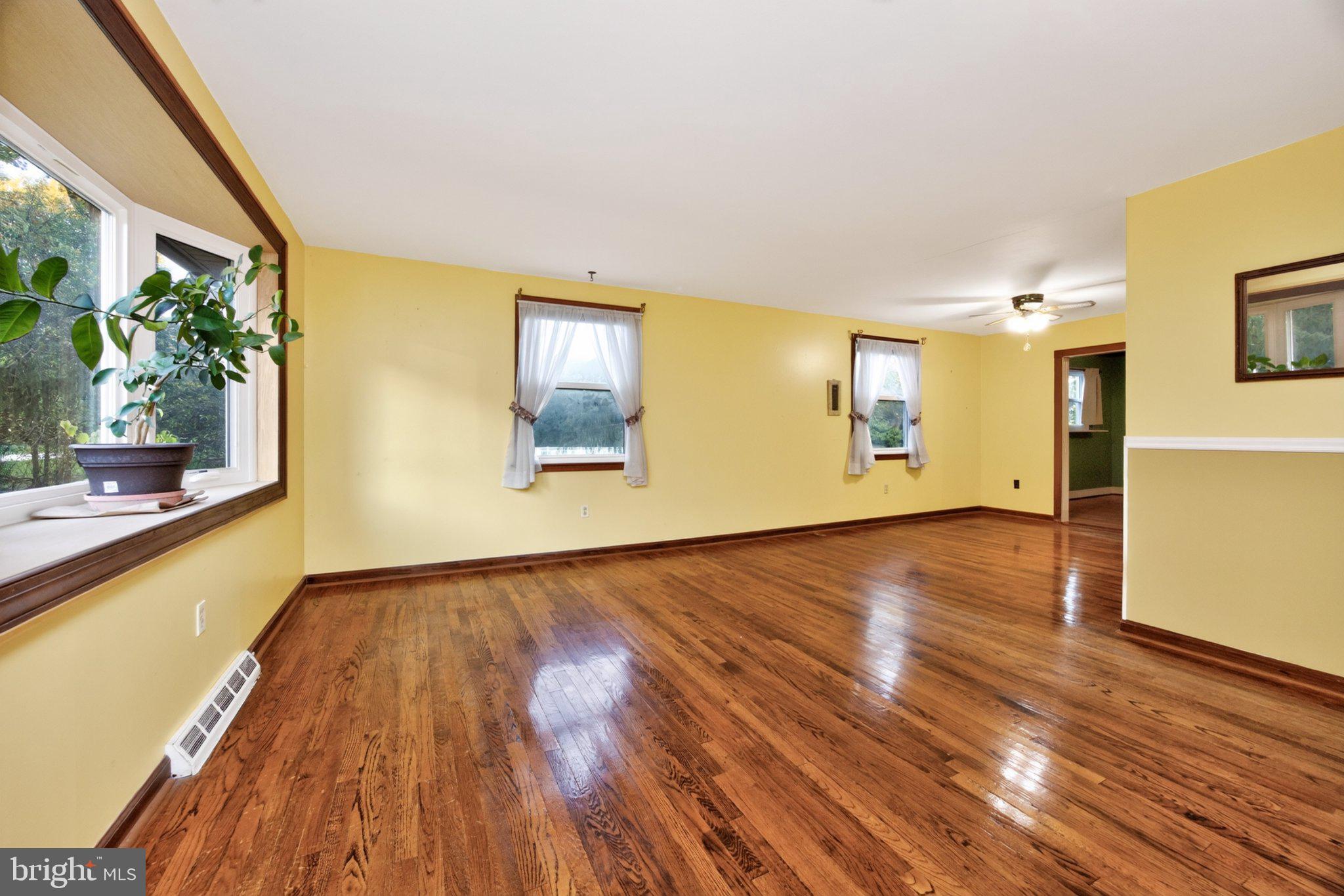 725 SUSAN DRIVE