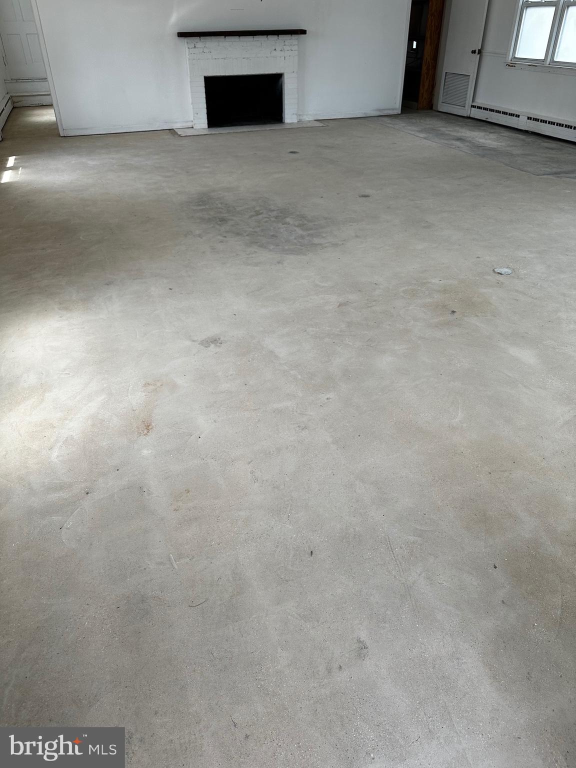 706 S WASHINGTON STREET FIRST FLOOR