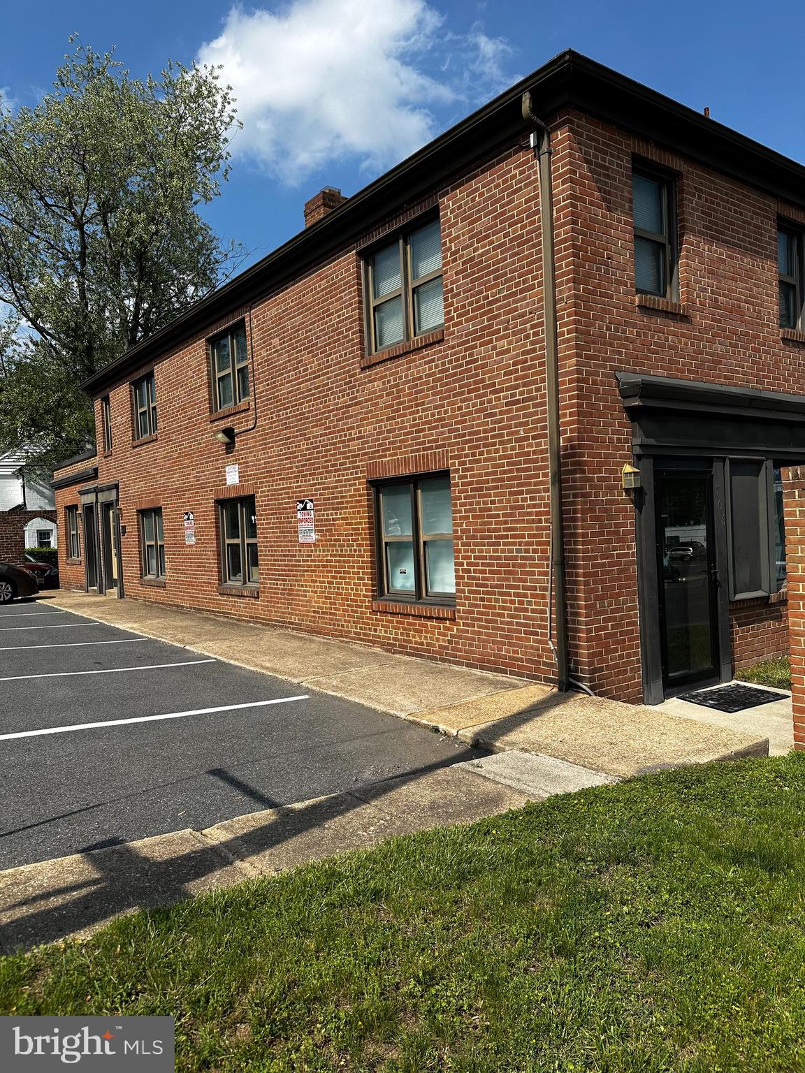 706 S WASHINGTON STREET FIRST FLOOR