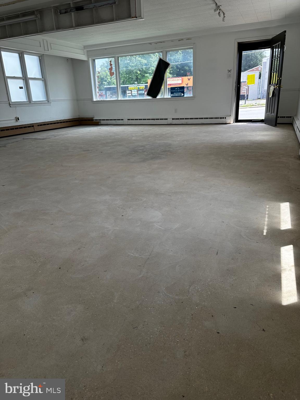 706 S WASHINGTON STREET FIRST FLOOR
