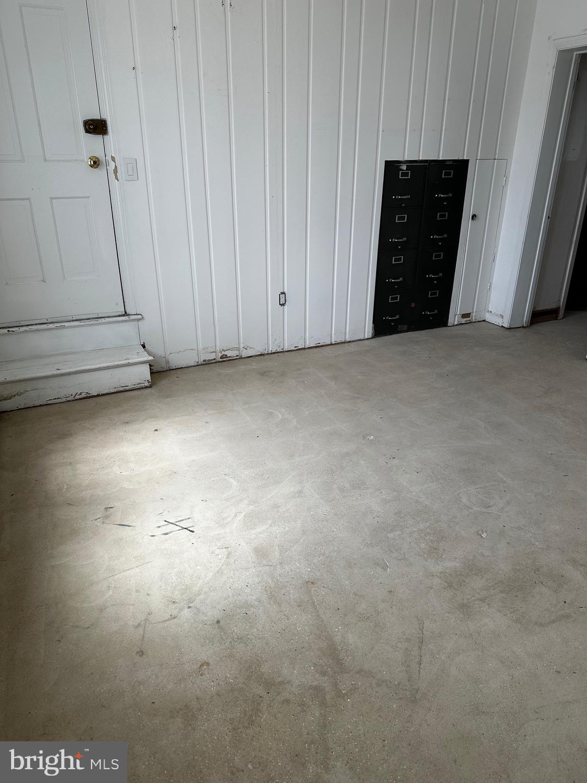 706 S WASHINGTON STREET FIRST FLOOR