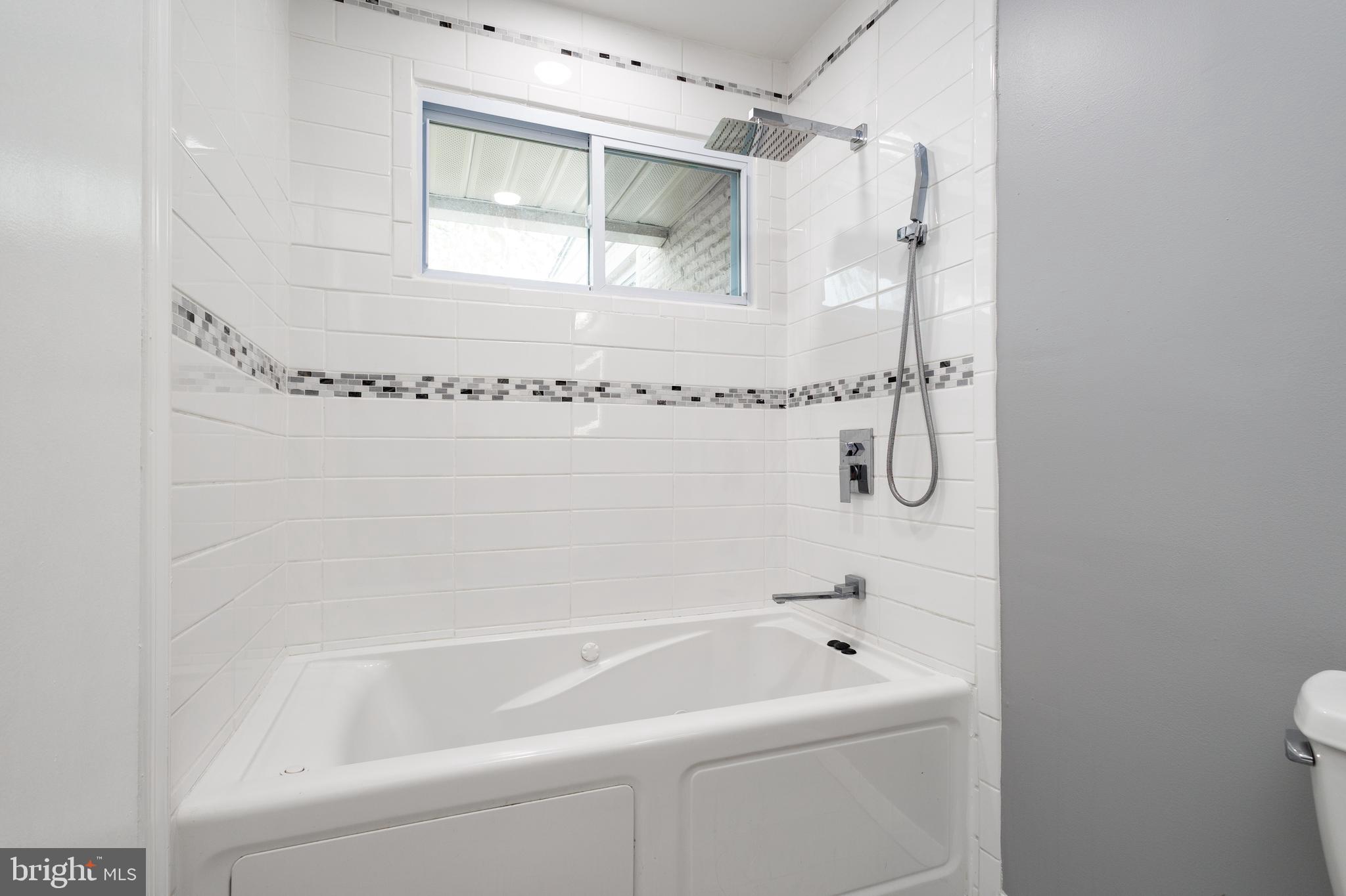 ROSE HILL FARMS - Residential