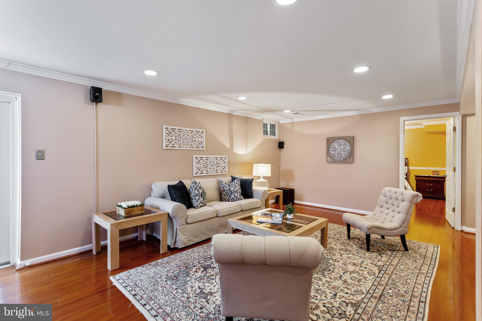 WARFIELDS RANGE - Residential