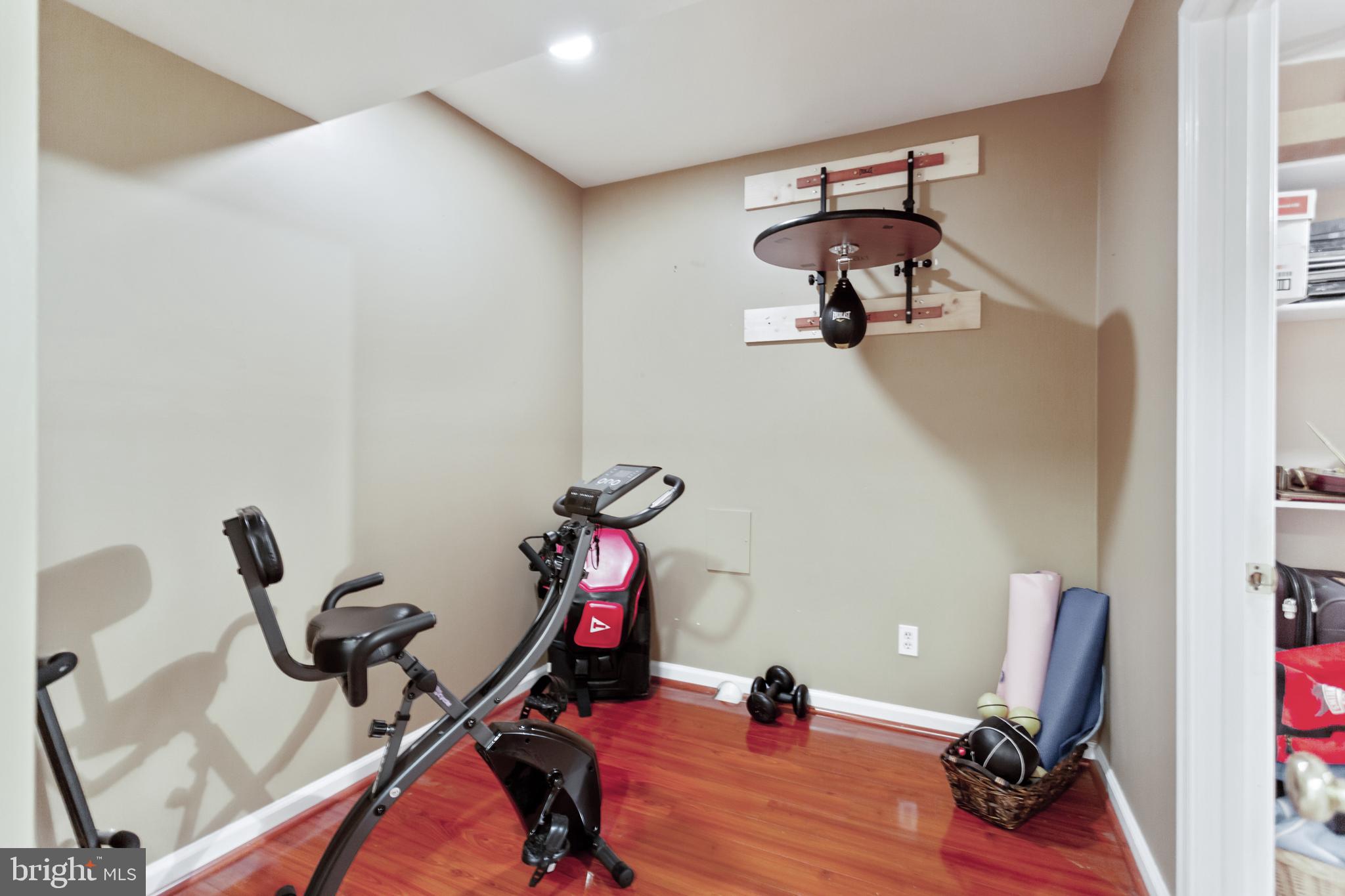 WARFIELDS RANGE - Residential