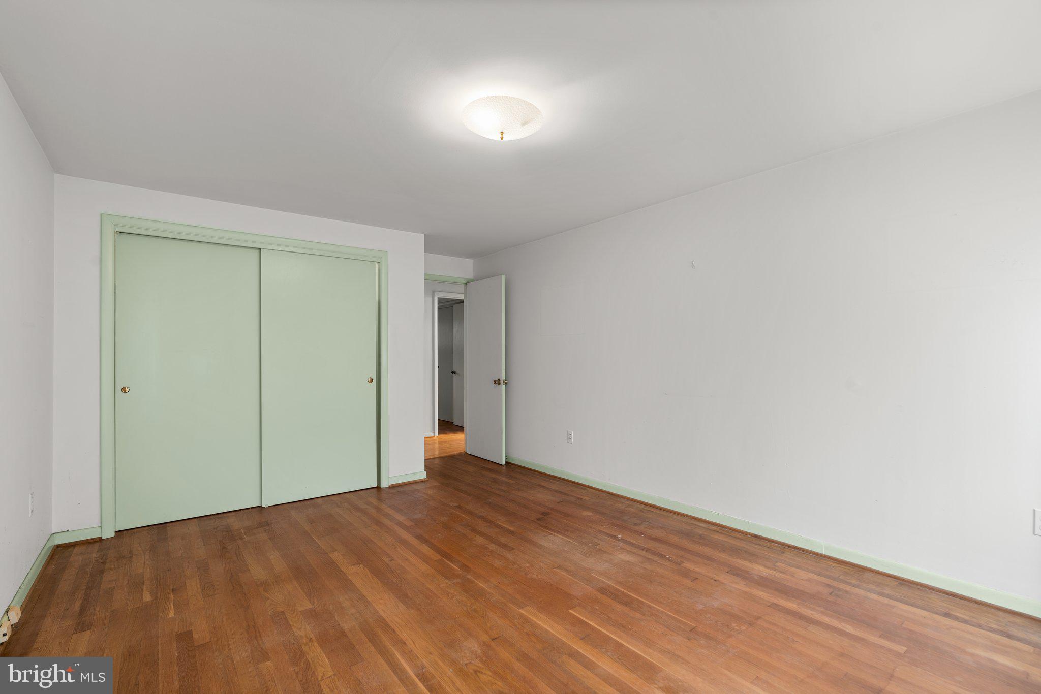 MANOR PARK - Residential